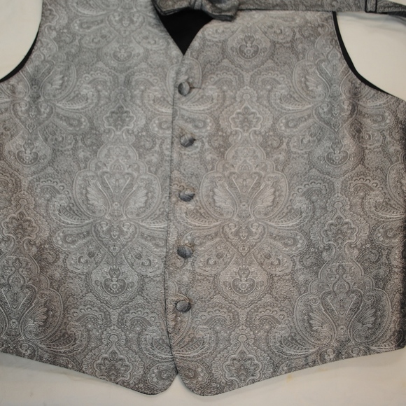 Brandon Michael Silver Paisley Tux Vest & Tie Med - Picture 3 of 4
